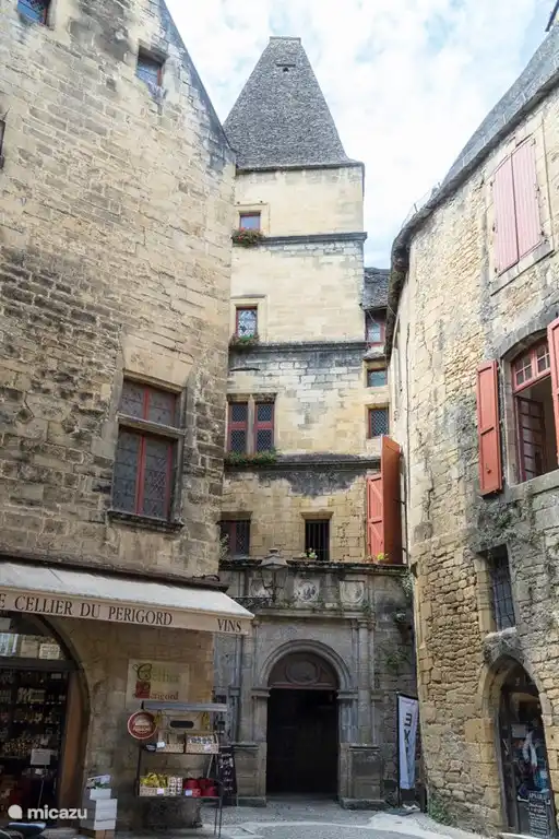 Sarlat. Leuke staatjes, veel te zien en de wekelijkse markt.