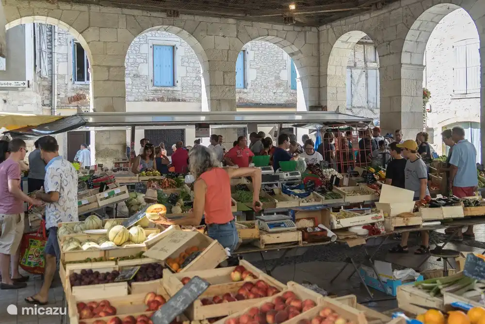 De markthal van Souillac.