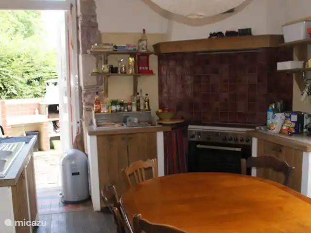La Gare de Magnette | France, Allier, Magnette - maison de vacances La cuisine classique offre tout le nécessaire