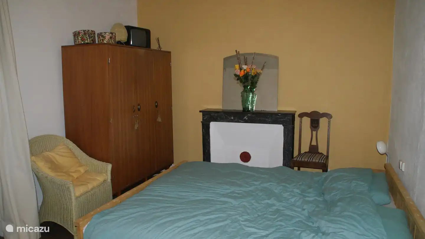 Slaapkamer 2 (heeft buiten beeld ook een extra bed nog)