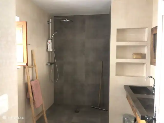 Finca El Sueno huren in Spanje, Andalusië, Pilarejo - villa Neem na een warme dag een frisse regendouche!