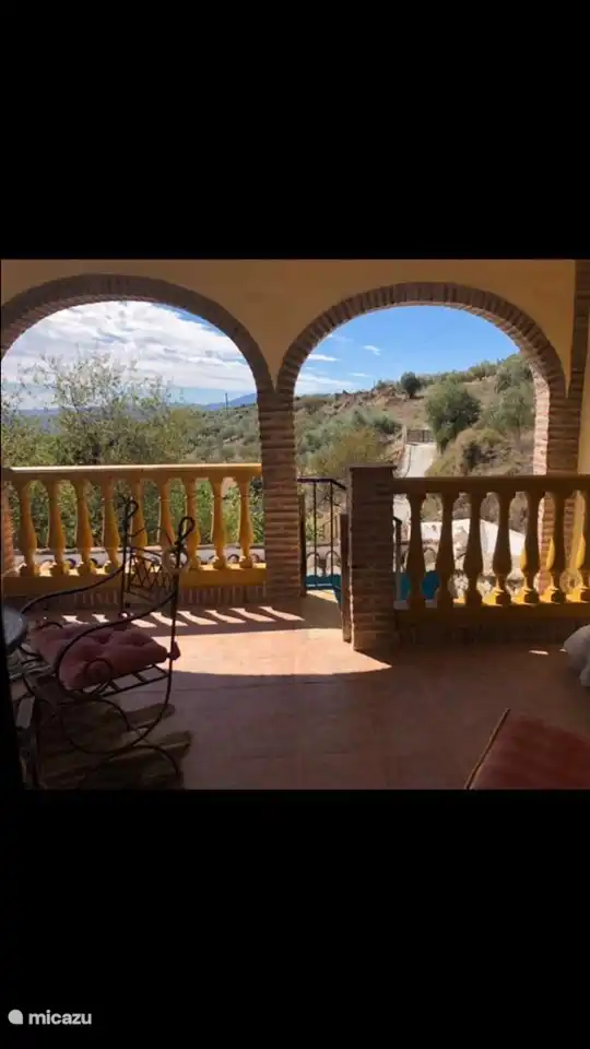 Uitzicht vanaf het balkon boven ..