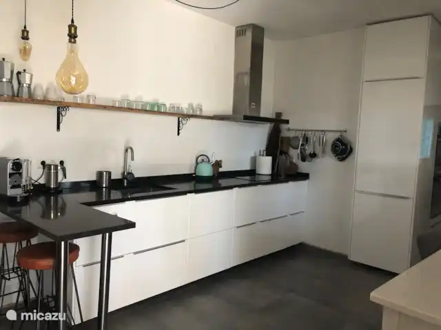Finca El Sueno huren in Spanje, Andalusië, Pilarejo - villa Samen kokkerellen in de goed uitgeruste keuken met 2 ovens en magnetron.