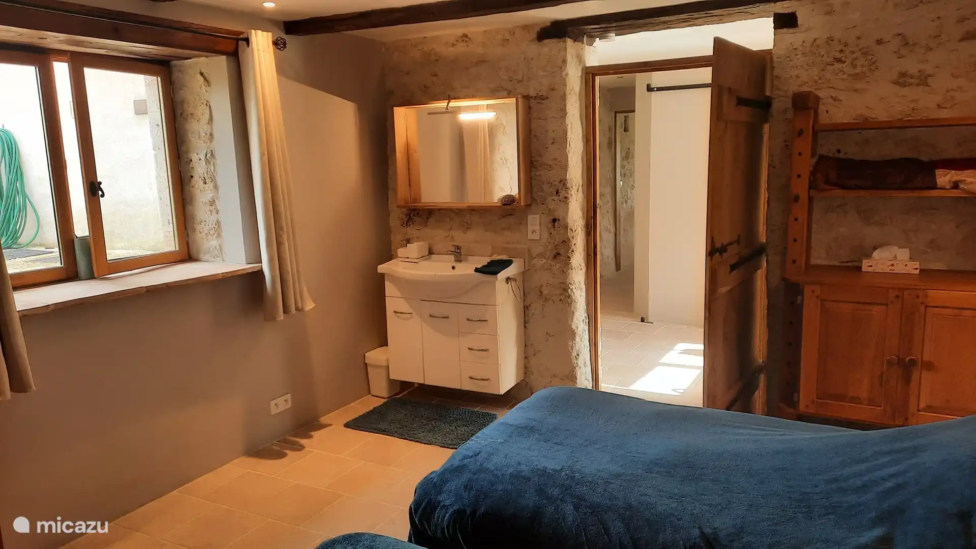 Waschbecken im Schlafzimmer