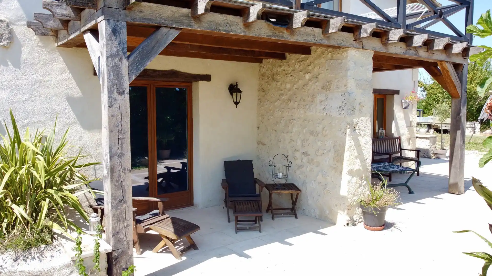 Terrasse vom Schlafzimmer aus