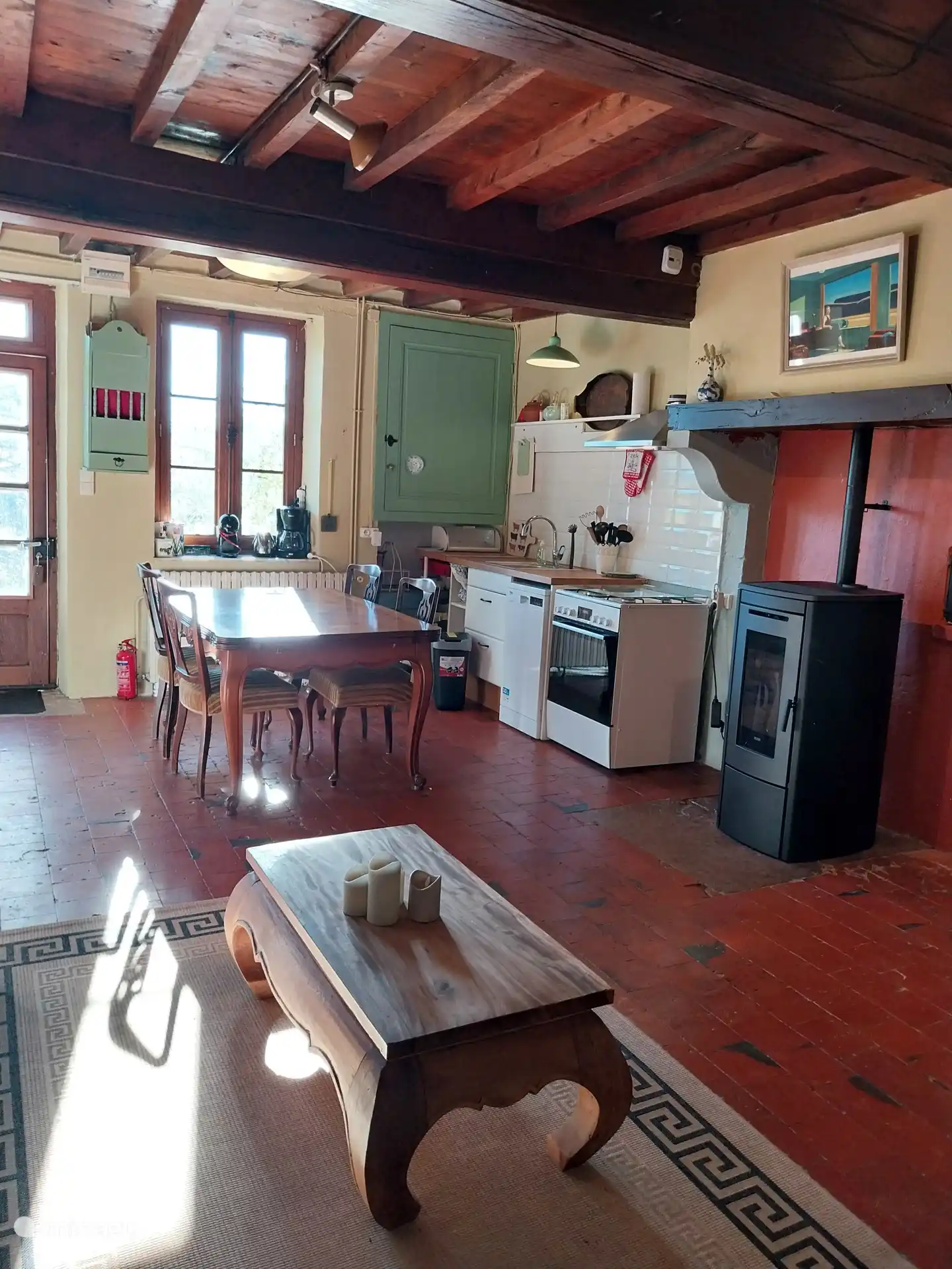 Praktische keuken met goede oven, koelkast en vaatwasser