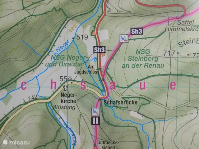 Location de Vacances Allemagne, Sauerland, Siedlinghausen - Winterberg, appartement - Jagdschloss Siedlinghausen 1 Sur les cartes de randonnée, le Jagdschloss est mentionné comme l'un des sites touristiques. Le WHT et le Sh3 passent devant le Jagdschloss.