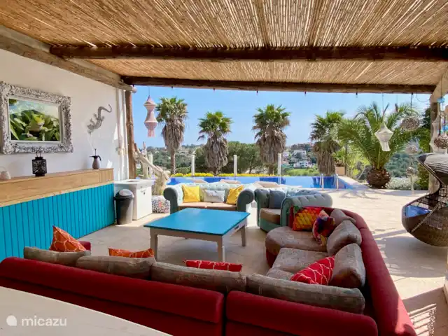 Location de Vacances Espagne, Costa Brava, Calonge, villa - XL Villa Calonge Salon extérieur avec télévision intelligente