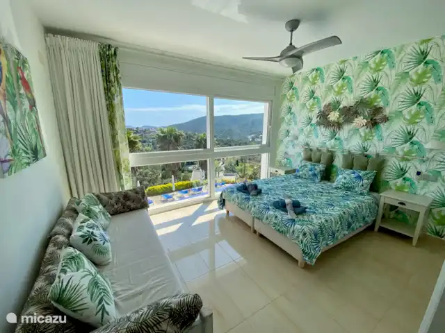Location de Vacances Espagne, Costa Brava, Calonge, villa - XL Villa Calonge Chambre à coucher en feuille de palmier