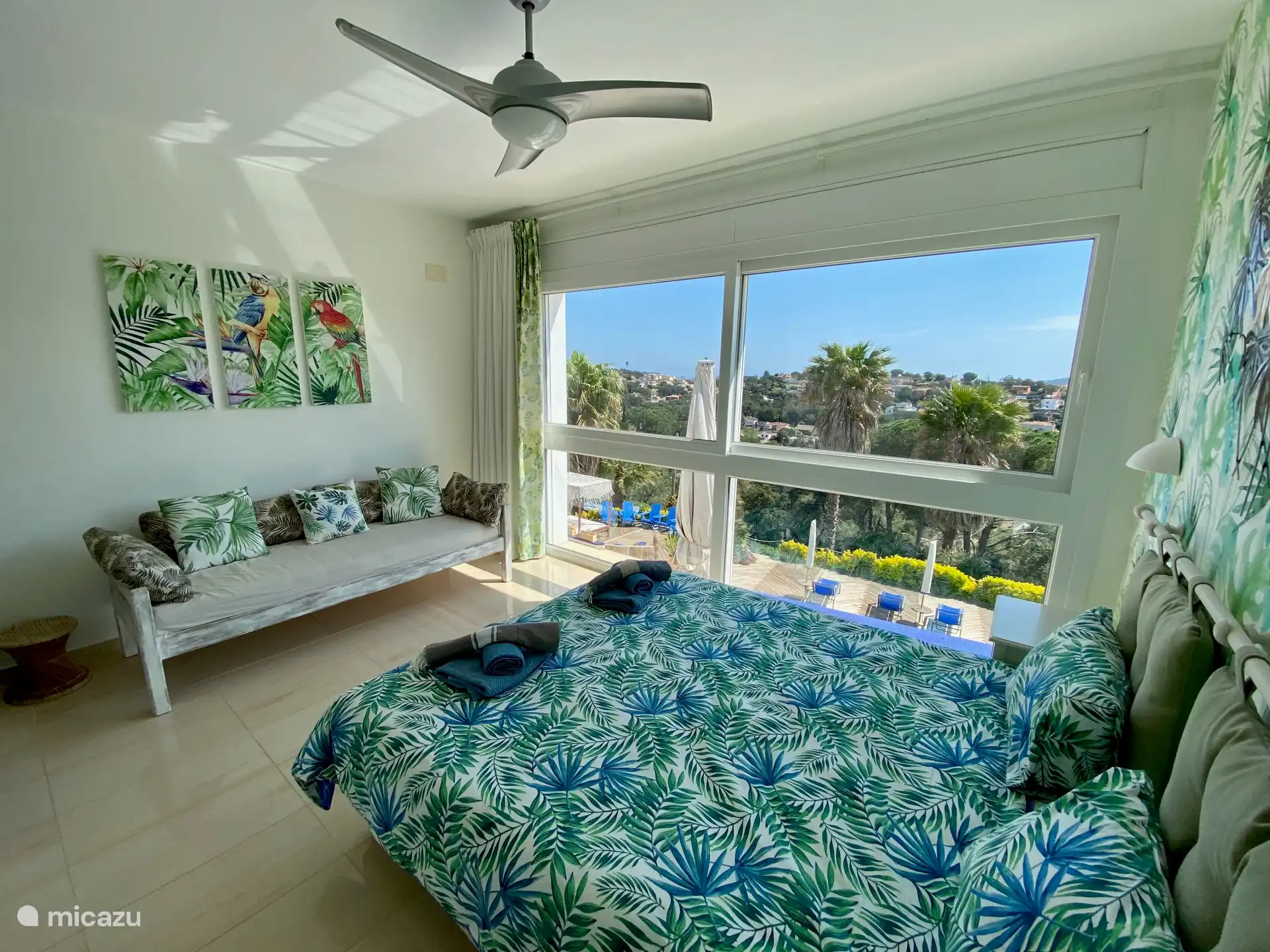 Chambre à coucher en feuille de palmier