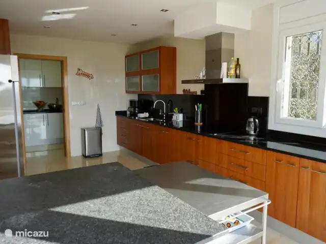 Location de Vacances Espagne, Costa Brava, Calonge, villa - XL Villa Calonge Cuisine spacieuse avec deux grands réfrigérateurs
