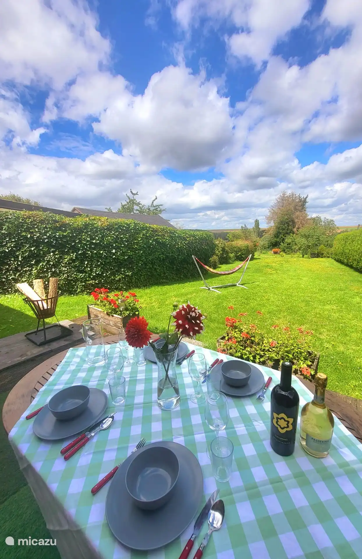 Privé-tuin met hangmat