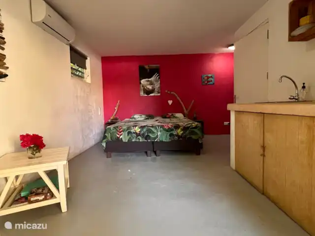 Brise Tropicale 'Blenchi' | Curaçao, Banda Ariba (est), Santa Catharina - studio Frais, élégant et entièrement meublé. Un espace intérieur confortable où vous vous sentez comme chez vous