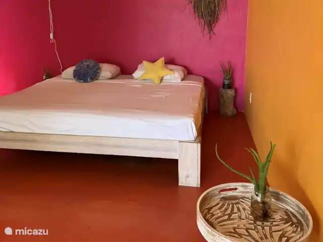 Brise Tropicale 'Hamaka' | Curaçao, Banda Ariba (est), Santa Catharina - studio À l’intérieur du studio coloré