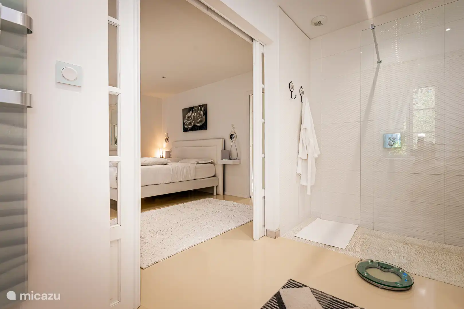 Schlafzimmer mit eigenem Bad