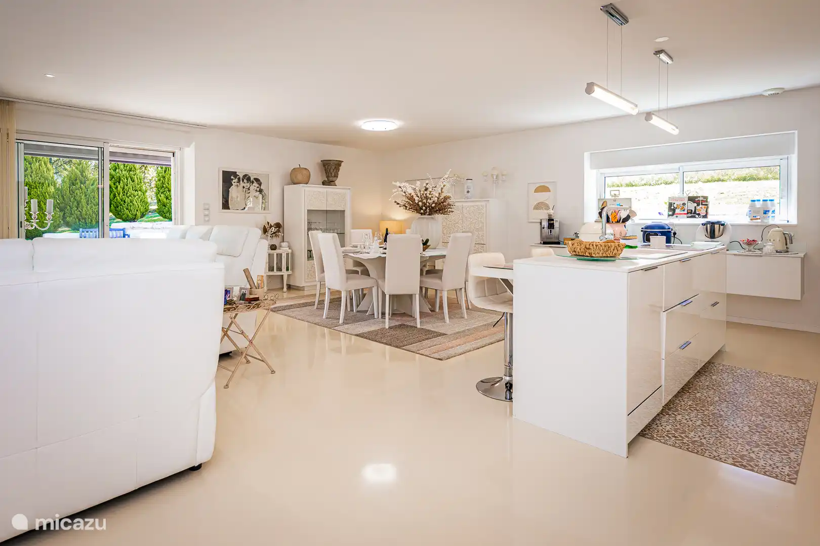 Wohnzimmer und Küche