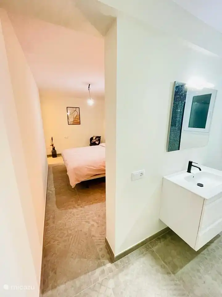 Schlafzimmer 6 im Untergeschoss, separat gegen Aufpreis zu buchen.