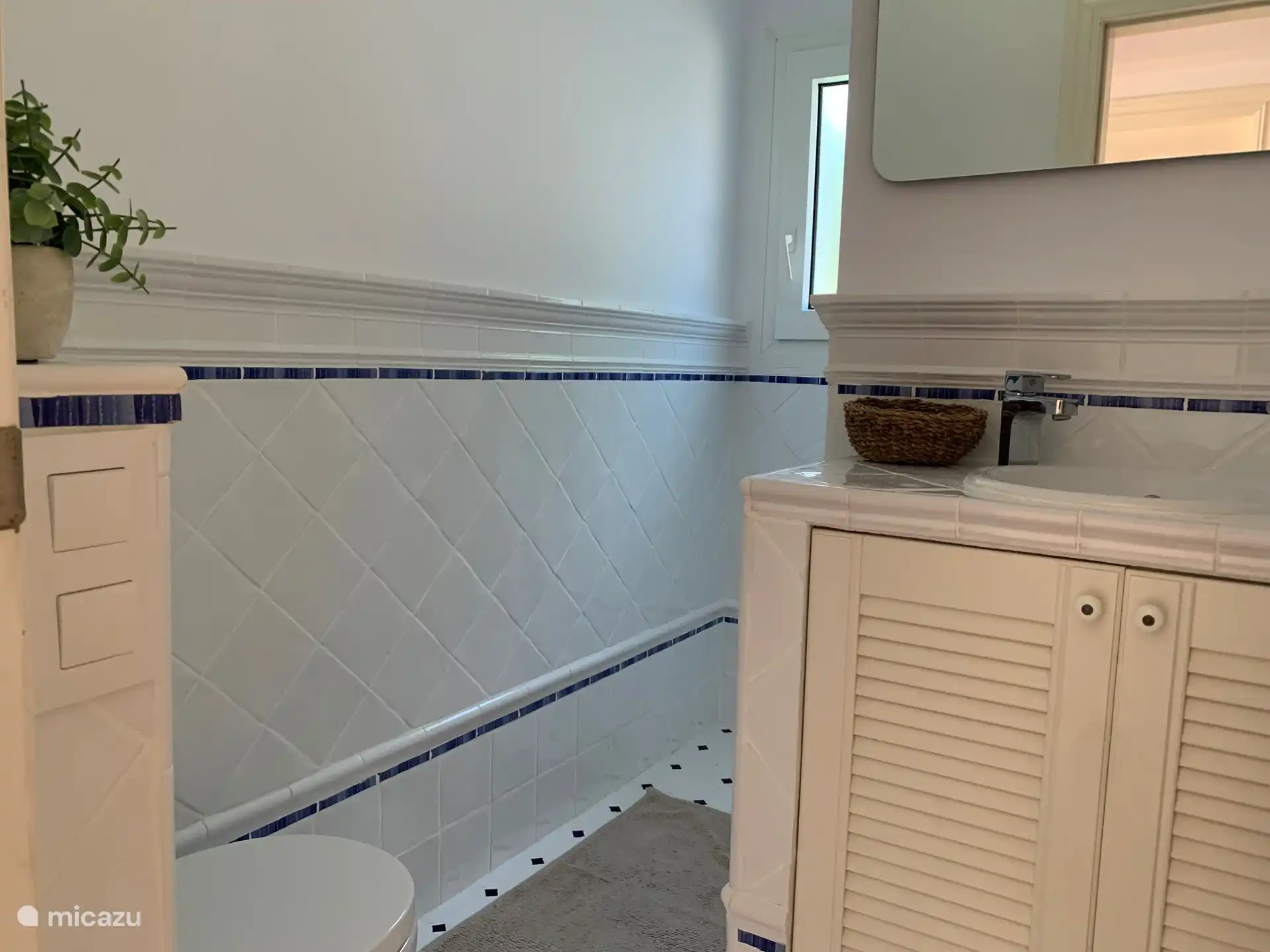 Salle de bain 1 rez-de-chaussée