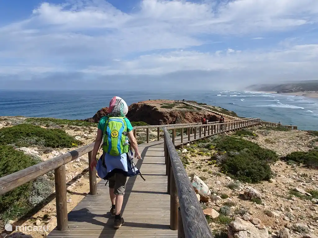 Wandern entlang der Klippen der Westküste