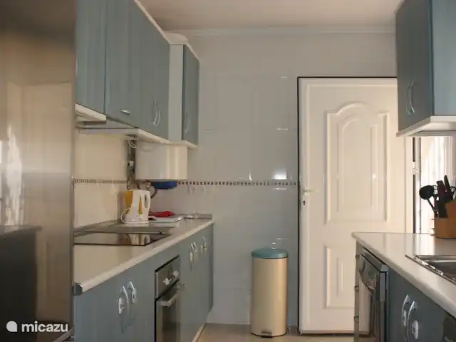 Vrijstaande villa met privé zwembad huren in Spanje, Costa Blanca, Gran Alacant - Santa Pola - vakantiehuis Keuken hoofdhuis