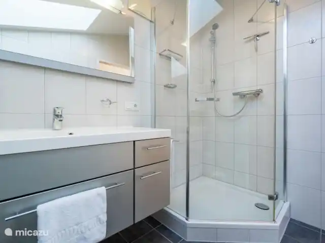Apt Bergsicht - Kirchberg en Tyrol | Autriche, Tyrol, Kirchberg - appartement Douche spacieuse.
