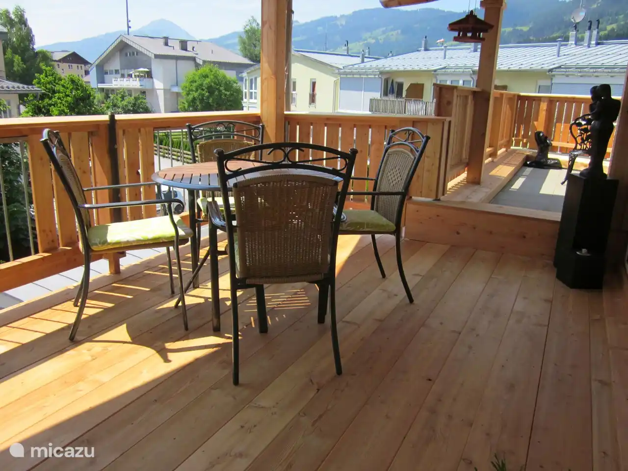 Desde el balcón se tiene una vista del Wilder Kaiser.