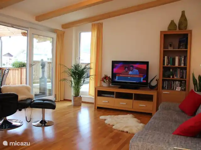 Apt Bergsicht - Kirchberg en Tyrol | Autriche, Tyrol, Kirchberg - appartement Canapé confortable, TV et chaise longue.