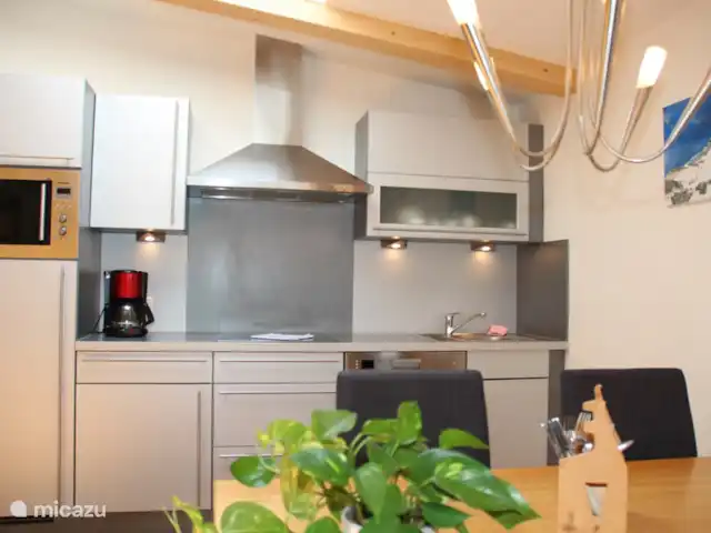Apt Bergsicht - Kirchberg en Tyrol | Autriche, Tyrol, Kirchberg - appartement Cuisine avec tous les appareils modernes et les ustensiles de cuisine nécessaires.