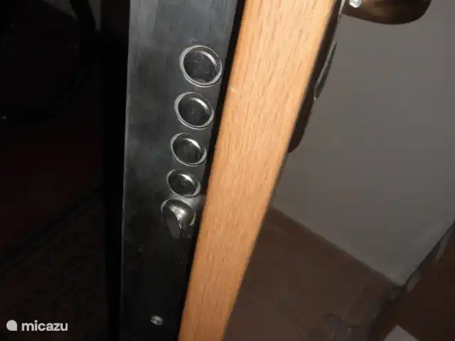 Residencial Puerto Marino en España, Costa Blanca, Guardamar del Segura - apartamento puerta de entrada bien asegurada