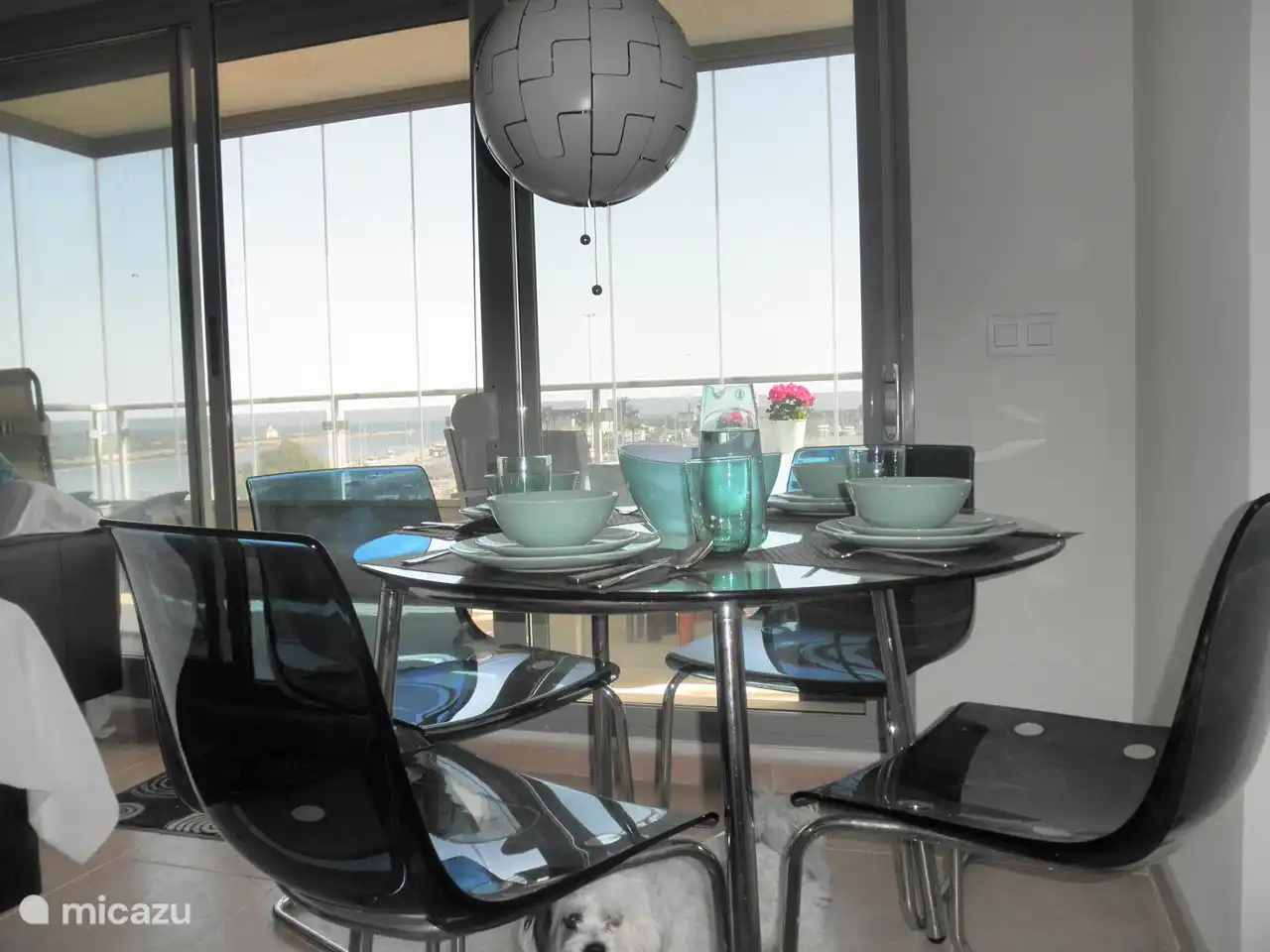 Muchas ventanas, para que te mantengas en contacto con el exterior.