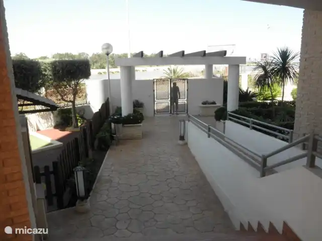 Residencial Puerto Marino en España, Costa Blanca, Guardamar del Segura - apartamento solo los inquilinos o propietarios pueden ingresar al área segura con una llave