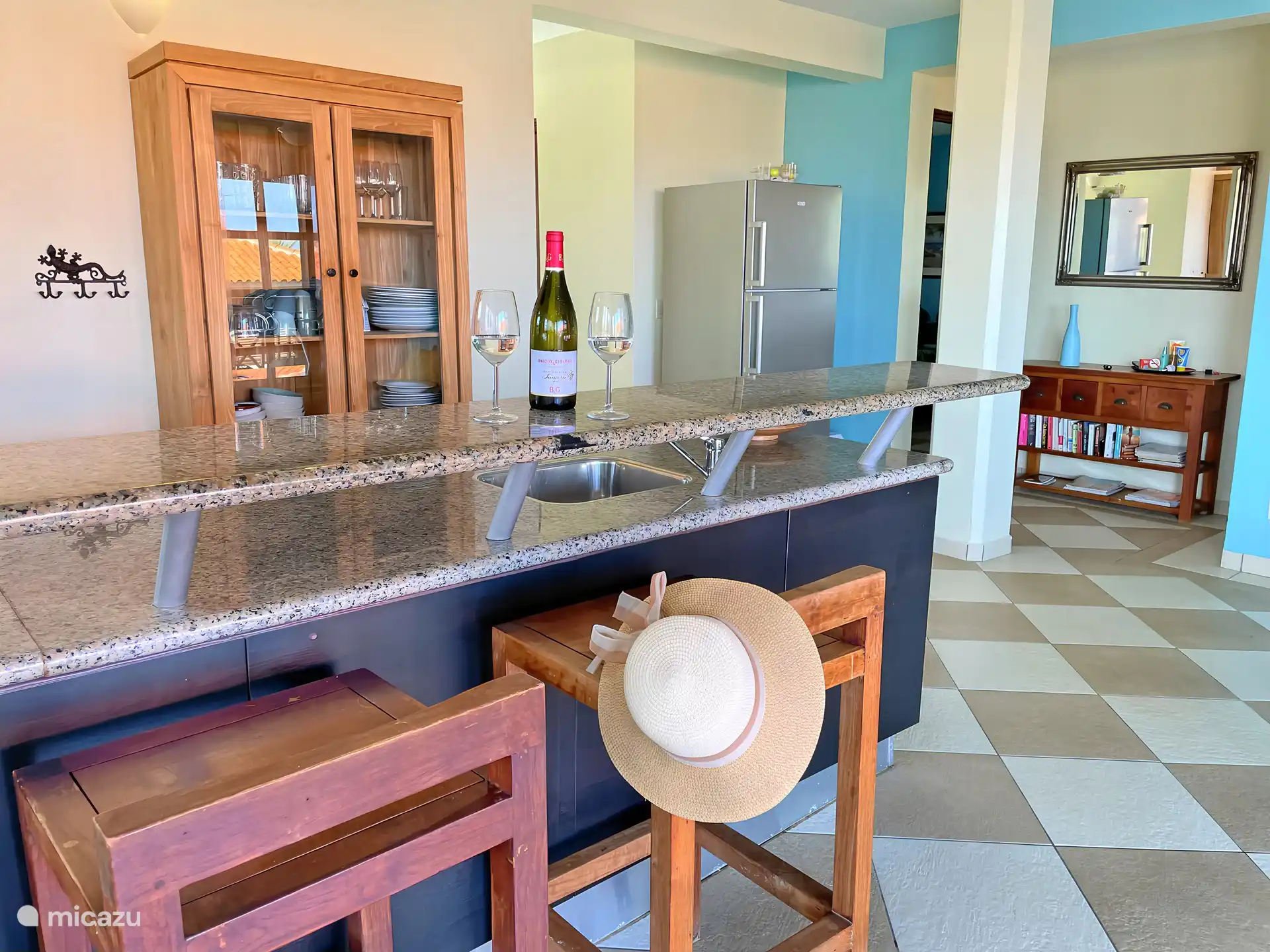 Cuisine ouverte entièrement équipée