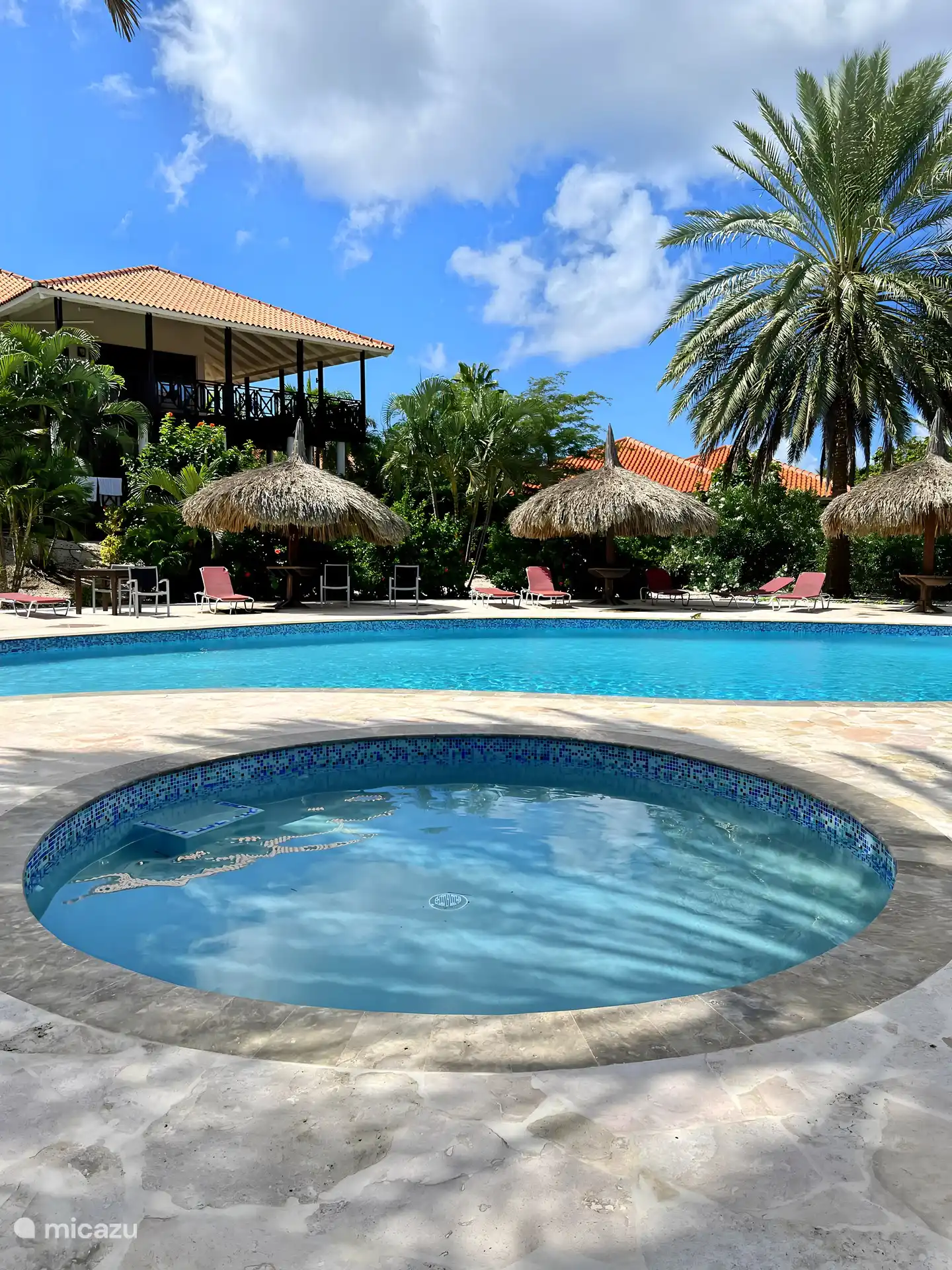 Piscine réservée aux hôtes.