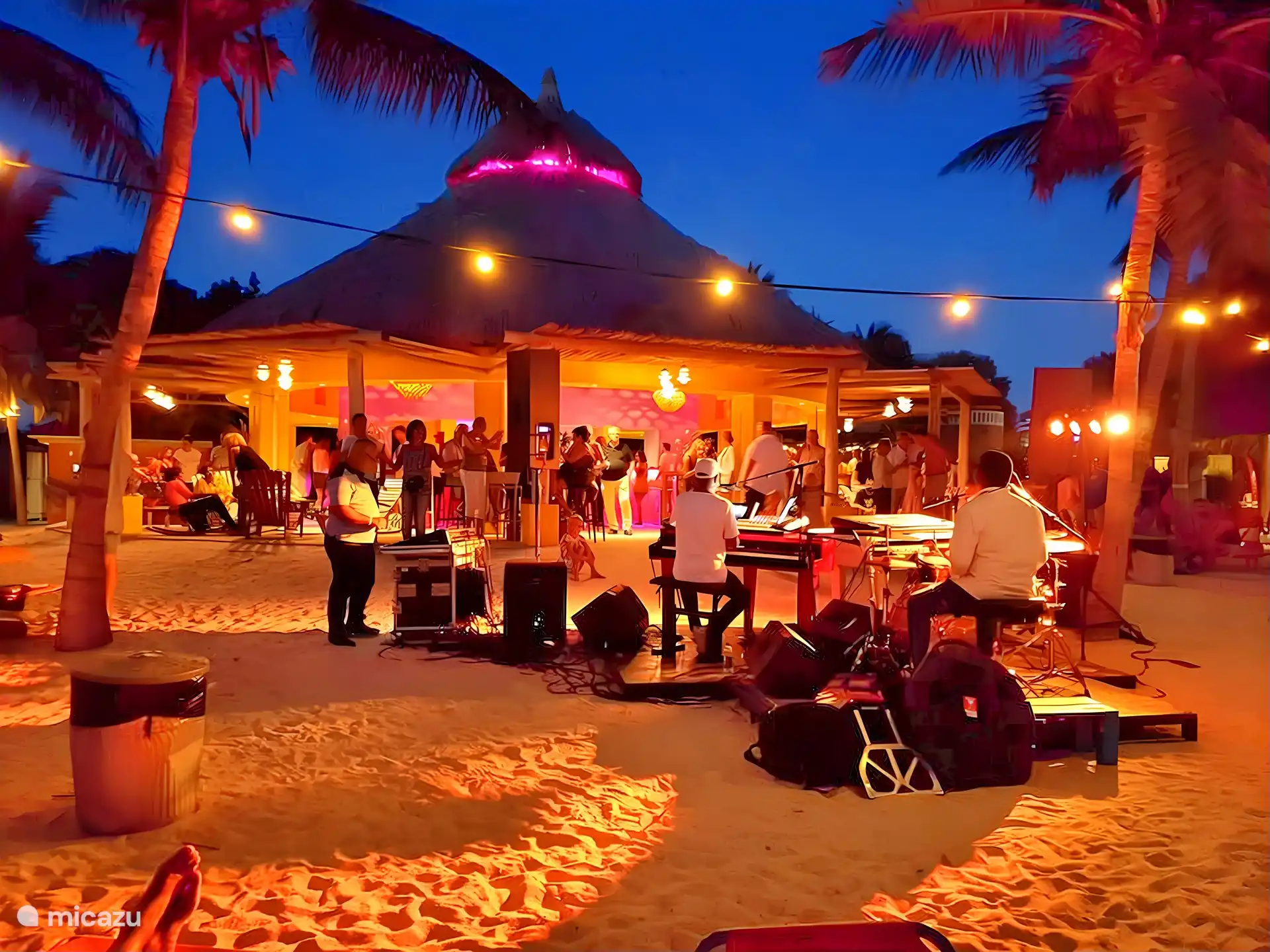 Bar/restaurant sur la plage