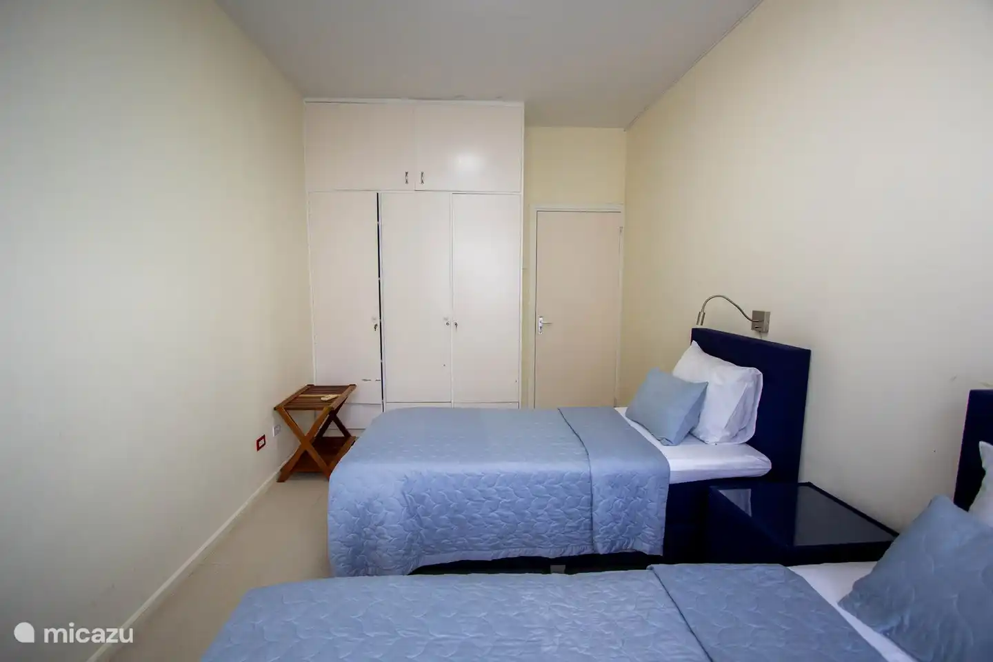 Chambre 4 avec 2 lits simples