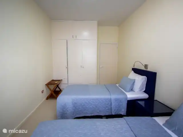 Location de Vacances Suriname, Paramaribo, Paramaribo, appartement - Kamra B - Oso Josich Chambre 4 avec 2 lits simples