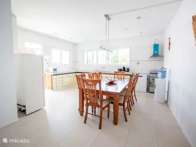 Location de Vacances Suriname, Paramaribo, Paramaribo, appartement - Kamra B - Oso Josich Cuisine avec coin repas