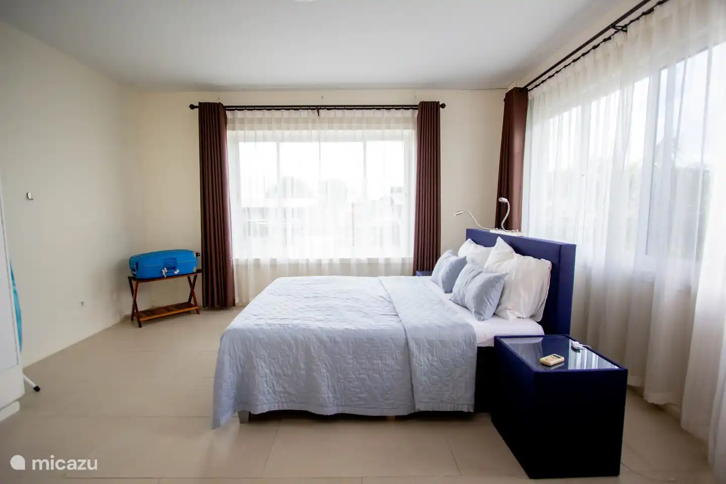 Chambre 2 avec un lit double