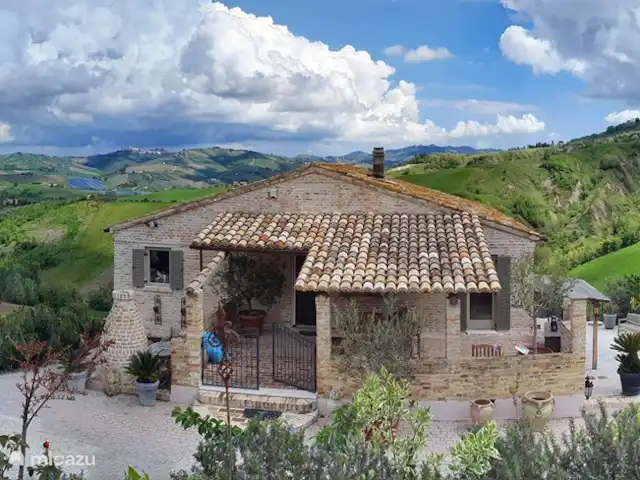 Casa La Farfalla huren in Italië, Marche, Offida - villa panoramische foto van de voorkant van casa la farfalla