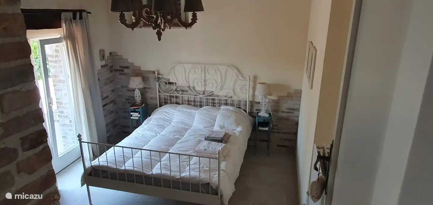 Linkes Zimmer der mittleren Wohnung