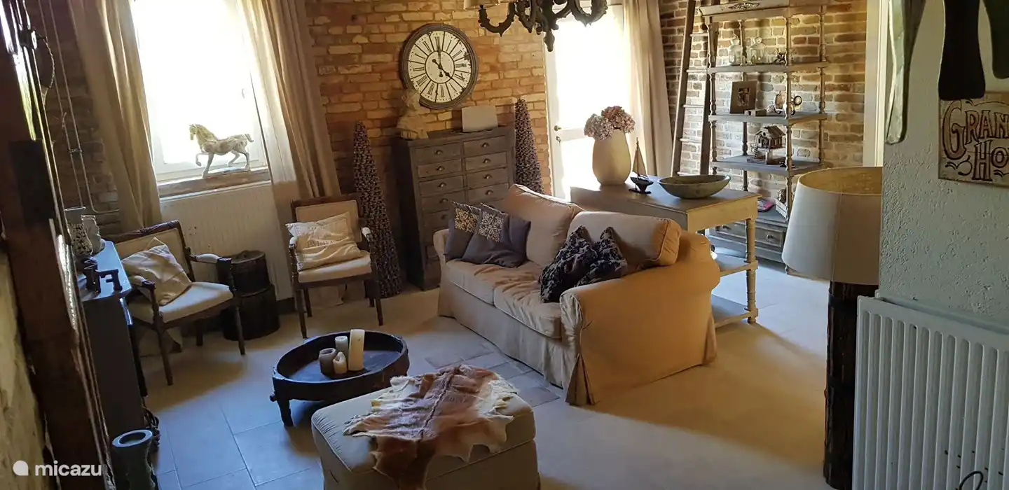 Wohnzimmer im mittleren Stock