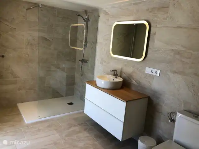 Sophia-Laurens | Espagne, Costa Brava, Calonge - villa Salle de bain + WC au niveau de la piscine