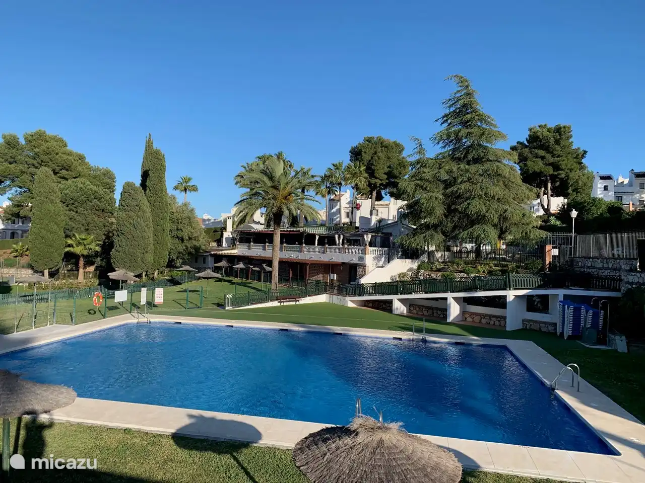 Restaurante al final de la calle