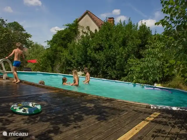 Bouton d'Or la ferme d'Hélice | France, Indre, Sarzay - gîte / cottage piscine sur place.