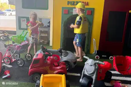 Aire de jeux intérieure avec climatisation