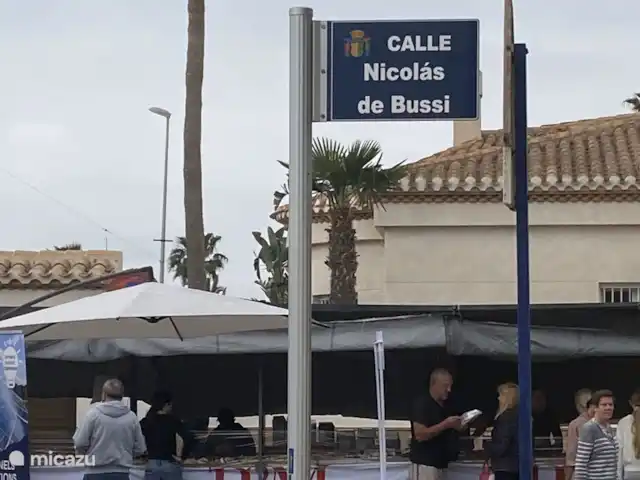 Location de Vacances Espagne, Costa Blanca, Orihuela Costa, appartement - Casa Bosque Tous les samedis, il y a un marché dans cette rue. Est près de notre appartement