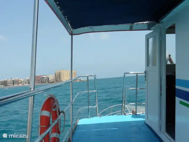 Location de Vacances Espagne, Costa Blanca, Orihuela Costa, appartement - Casa Bosque Embarquement avec un bateau d’excursion dans le port de Torrevieja