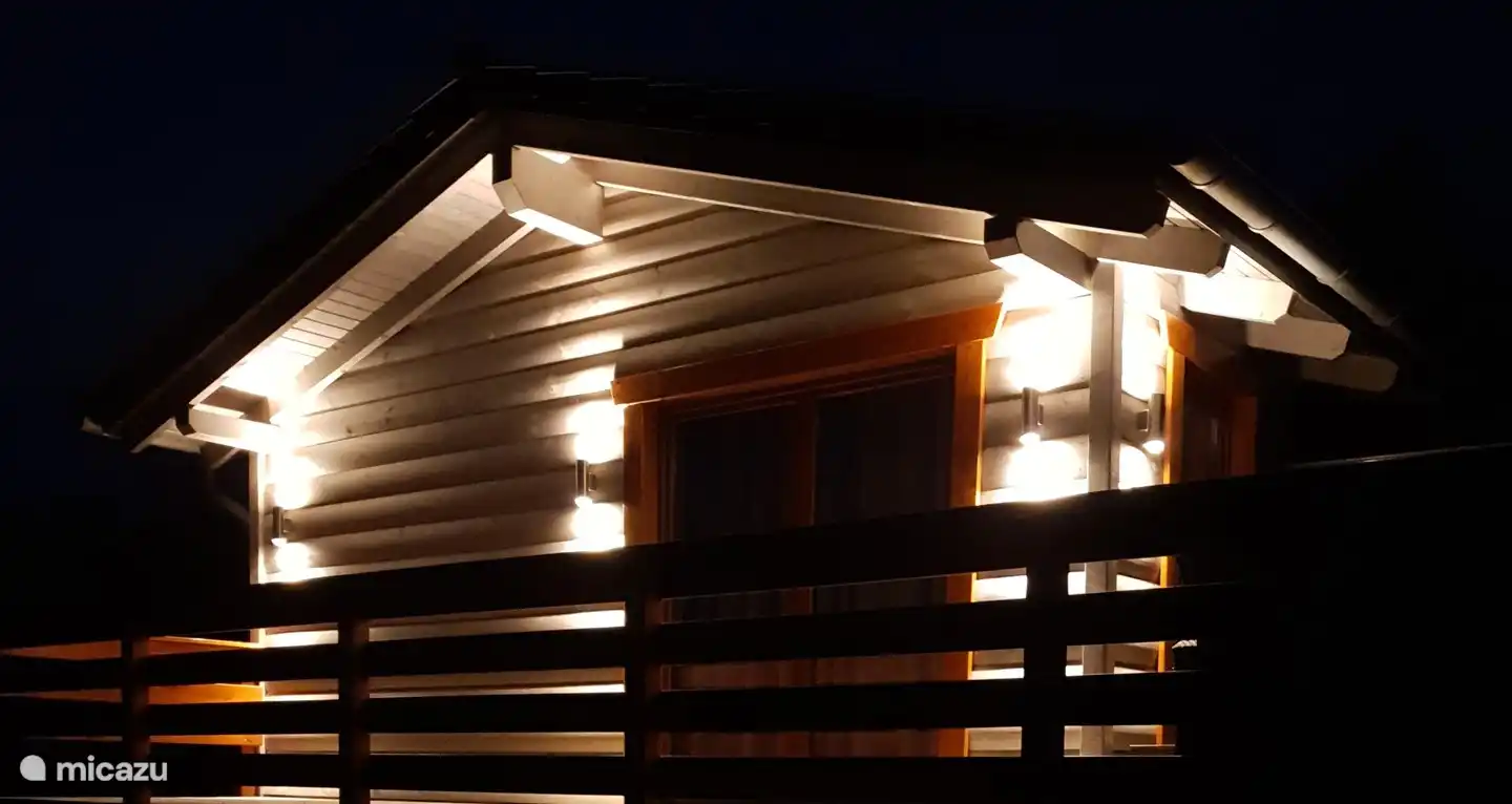 Das Blockhaus bei Nacht