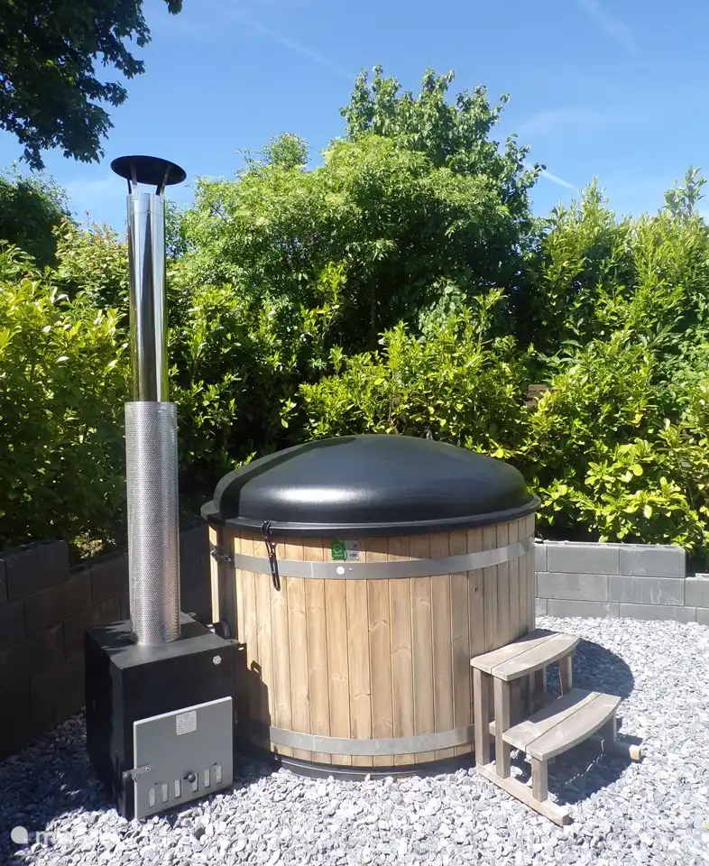 Unser Whirlpool im Sommer