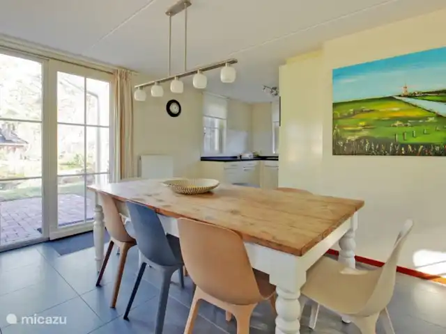 villa en Países Bajos, Güeldres, Beekbergen – La casa del estanque de Veluwe - ÚLTIMA HORA Comedor acogedor, ¡siempre con esa gran vista de ese estanque!